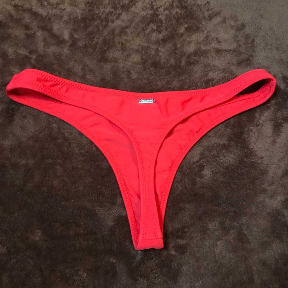 White Fox Boutique Kali bikini bottoms / red